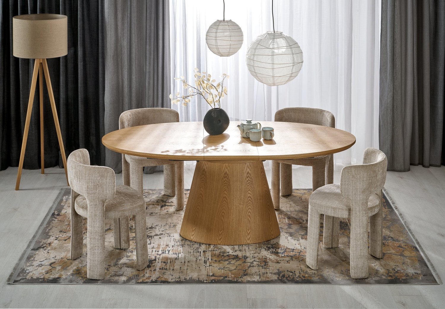 Extendable table by Halmar